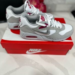 Women’s Nike Airmax correlate